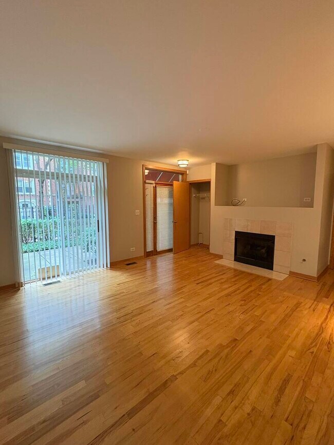 Building Photo - 1033 E 46th St