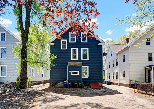 Building Photo - 253 Chatham St