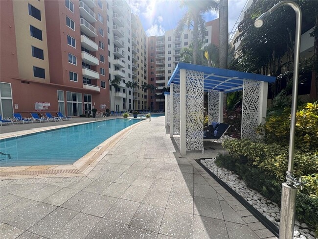 Building Photo - 18800 NE 29th Ave