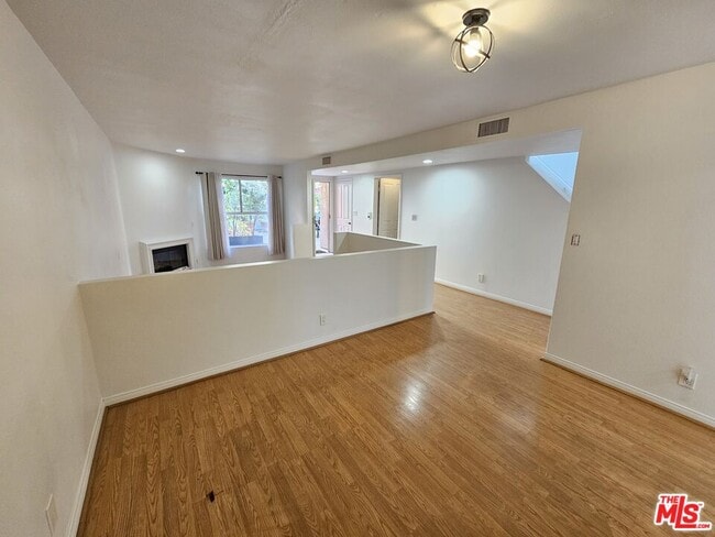 Building Photo - 1957 N Bronson Ave