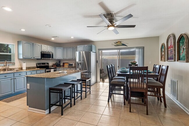 Building Photo - 2543 Sunny Breeze Ave