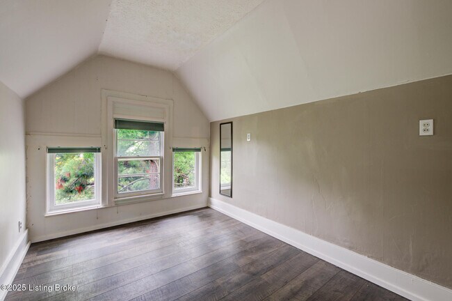 Building Photo - 1422 Highland Ave