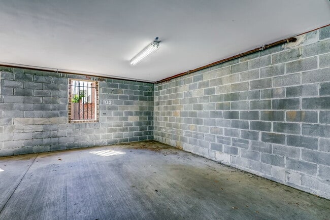 Building Photo - 425 East McDonough Street