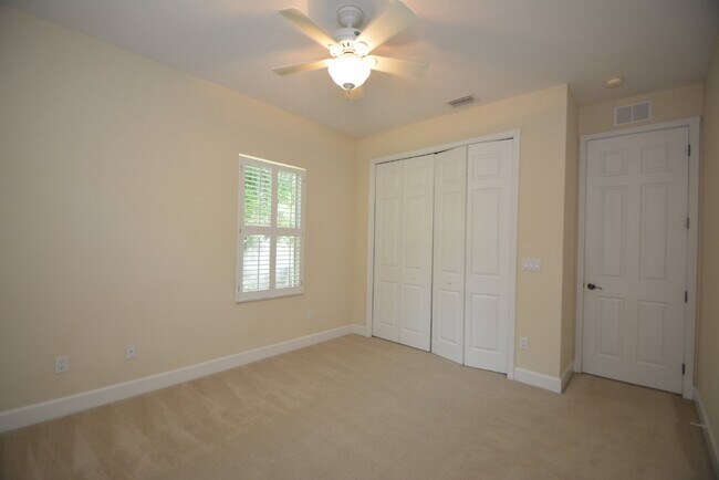 Building Photo - Luxurious Pool Home in gated community of ...