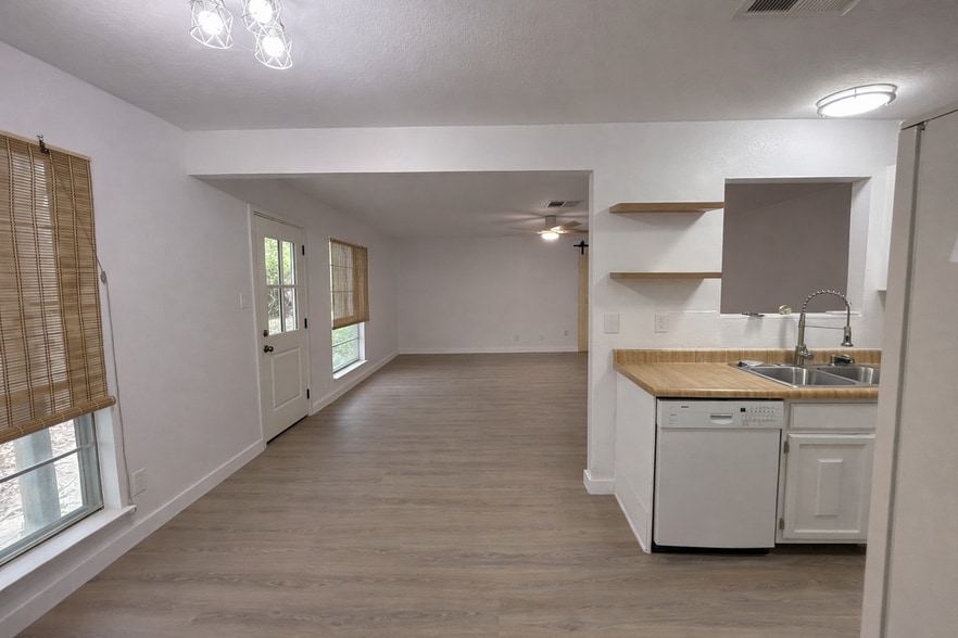 Building Photo - 3417 Harvest Dr