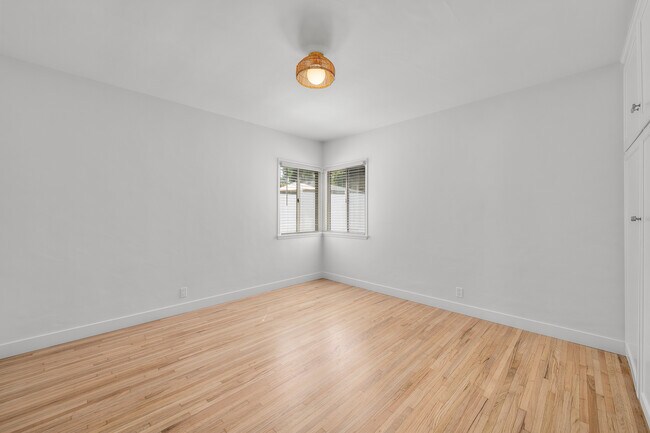 Building Photo - 616 Marine Ave