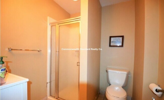 Building Photo - 10 Strathmore Rd