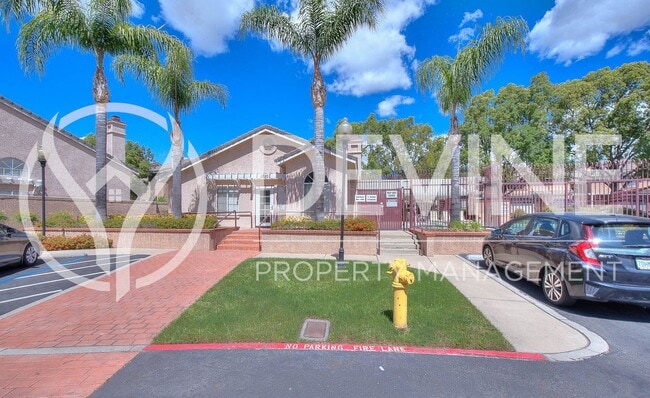 Building Photo - Move-In Ready Home