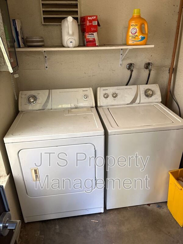 Building Photo - 2000 G St