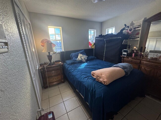 Building Photo - 1750 SW 137th Ct