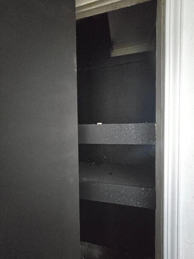 Building Photo - LIMITED TIME**1/2 OFF DEPOSIT**