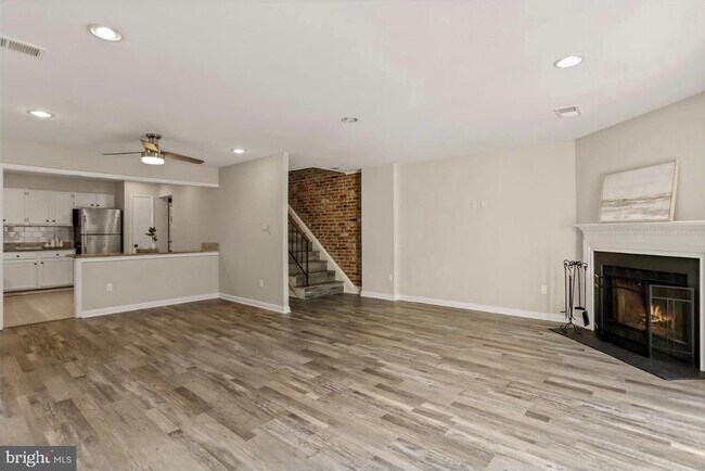 Building Photo - 3875 Steppes Ct