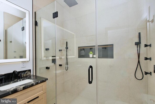 Building Photo - 1623 Marion St NW