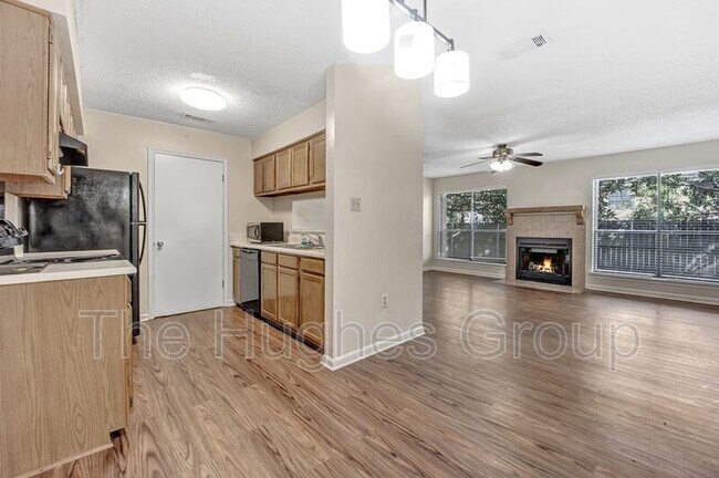 Building Photo - 155 Marilyn Dr