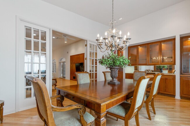 Building Photo - 8423 E Thunderbird Rd