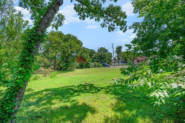 Building Photo - Affordable 2bed/1bath unit!