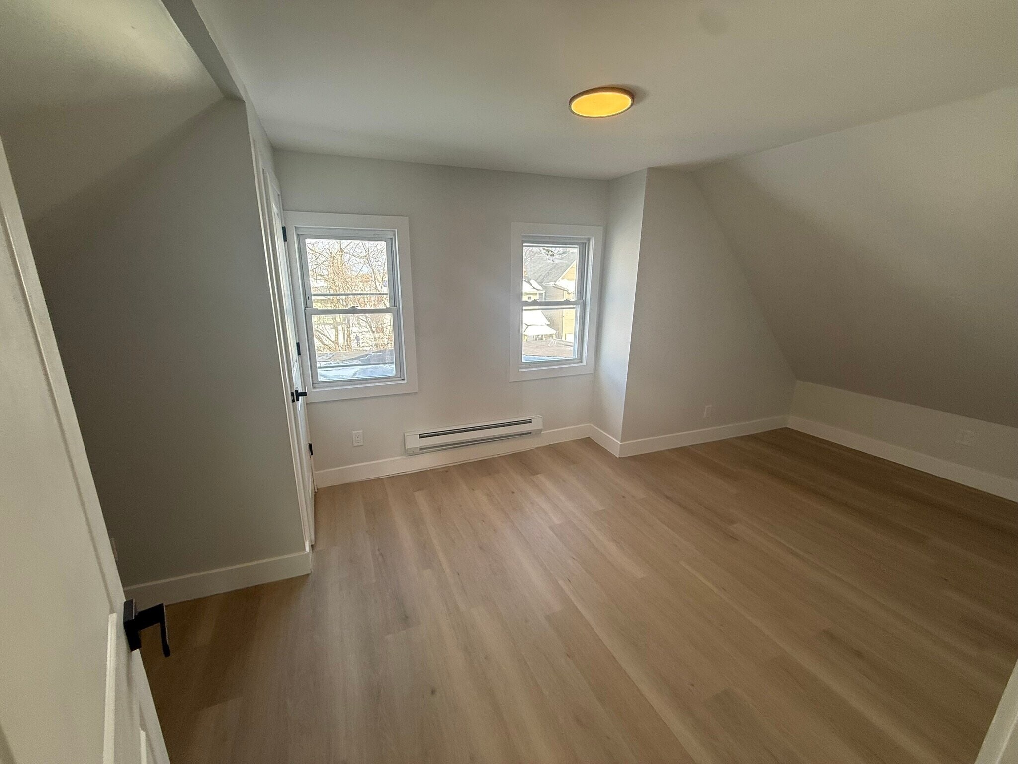 Building Photo - 577 13th Ave