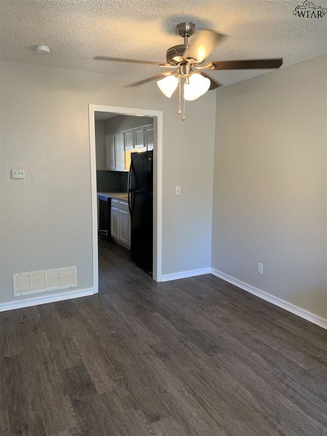 Building Photo - 2944 Gossett Dr