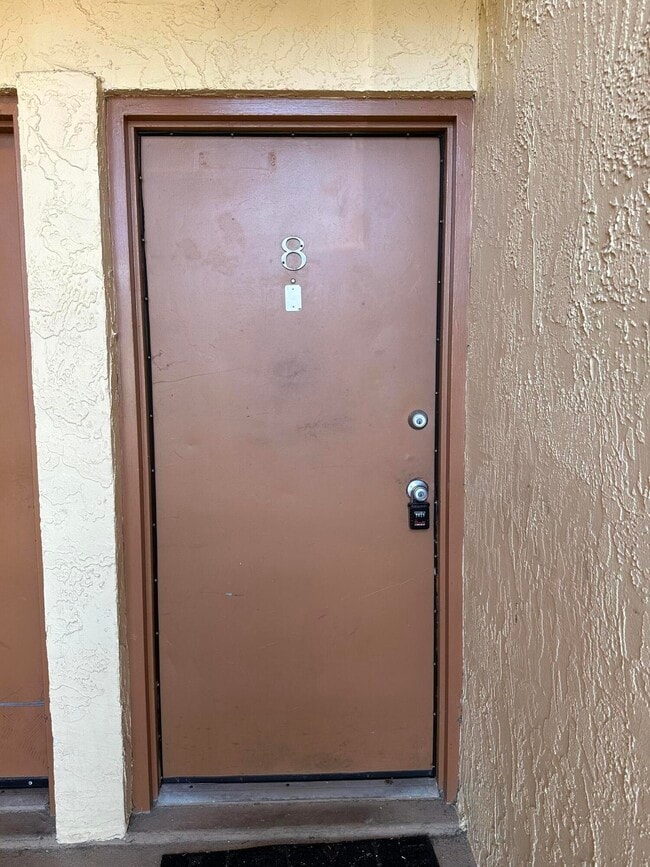 Building Photo - 837 Hickory St