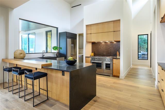 Building Photo - 5023 Lilac Ln