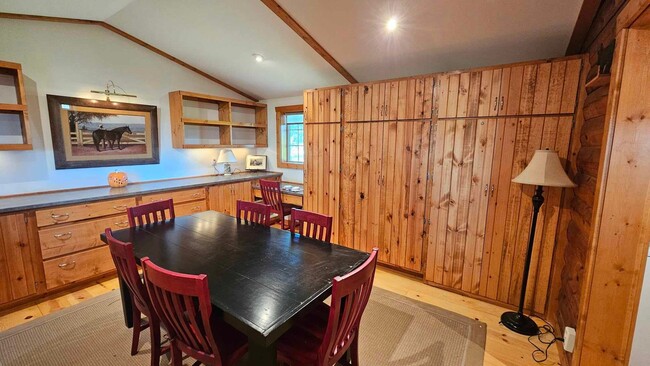 Building Photo - Beautiful cabin with privacy fully furnished