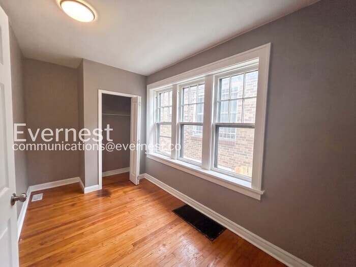 Building Photo - 5932 Floy Ave