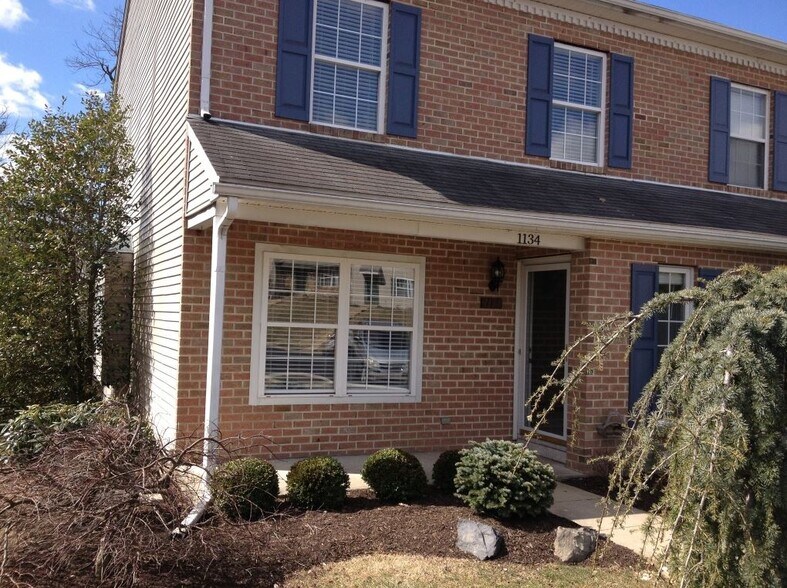 Primary Photo - 1134 Pin Oak Dr