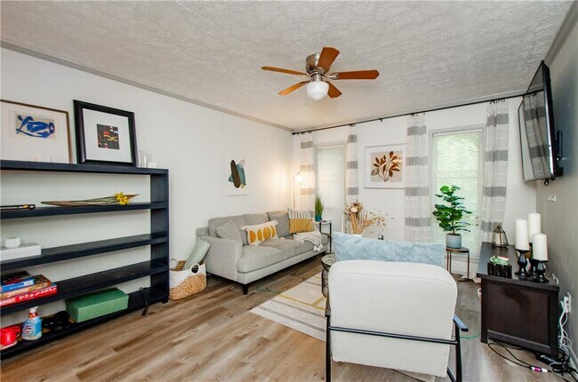 Building Photo - 5157 Roswell Rd NE