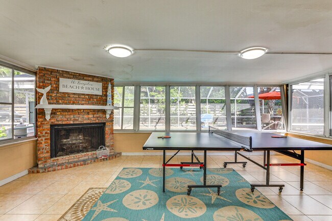 Building Photo - 2408 Brink Ave