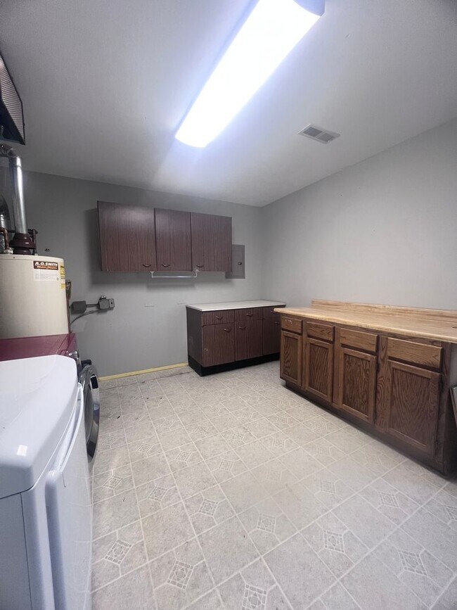 Building Photo - Fully Renovated 4 Bed / 2 Bath Home for Rent – South County (63125)