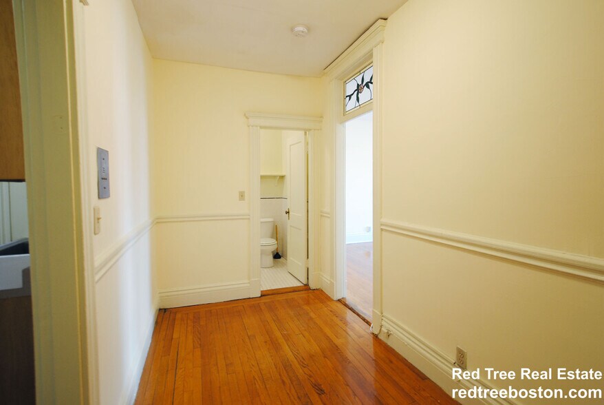 Building Photo - 19 Queensberry St