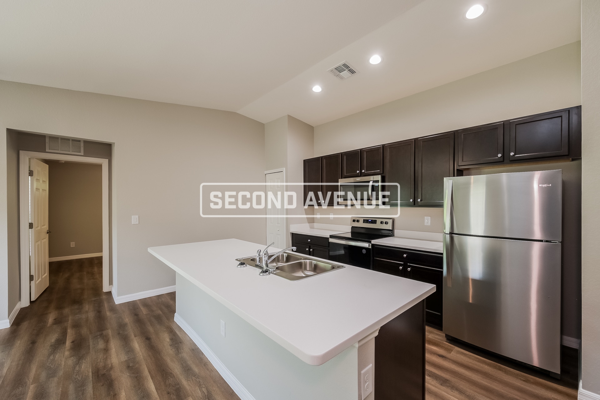 Building Photo - 308 Avanti St