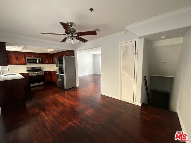Building Photo - 21 Palmetto Dr