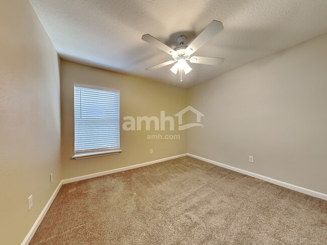 Building Photo - 428 Monet Ave