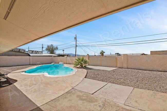 Building Photo - PET FRIENDLY POOL HOME