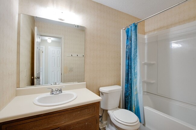 Building Photo - 6201 Friar Tuck Dr NW