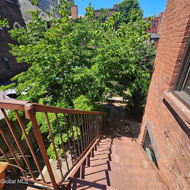Building Photo - 89 4th St