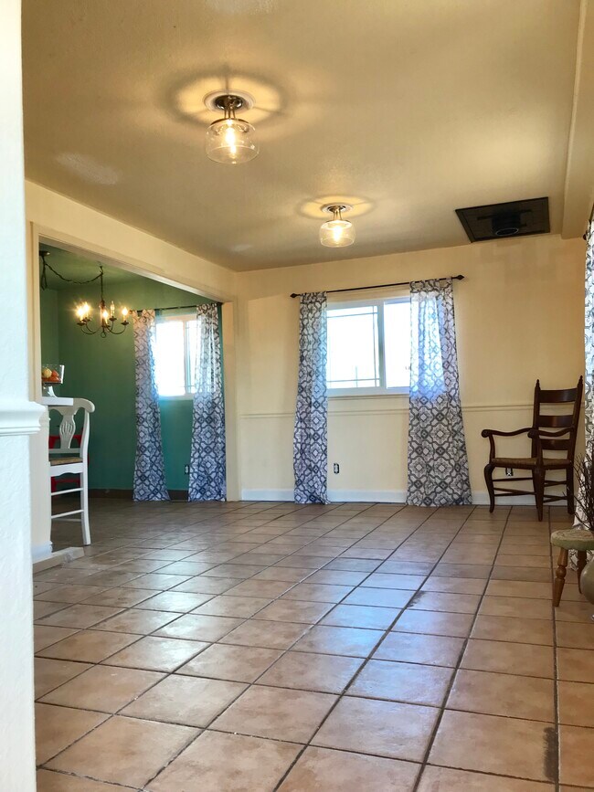 Building Photo - 5110 Clay St