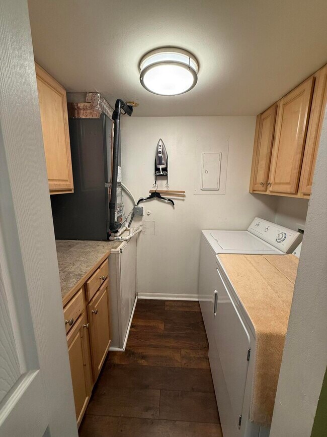 Building Photo - 229 Pine HOV Cir