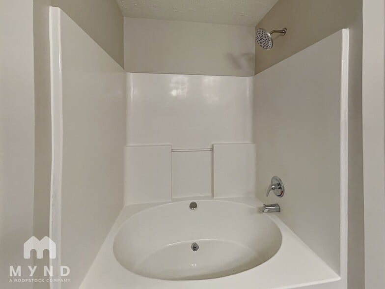 Building Photo - 2401 Pinyon St