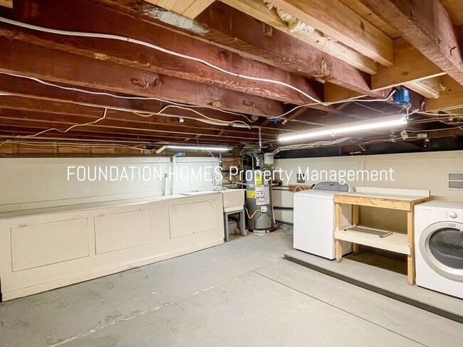 Building Photo - 104a Palm Ave