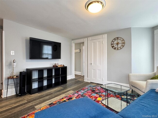 Building Photo - 453 Montauk Hwy