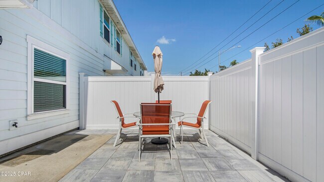 Building Photo - 7456 Shadow Lake Dr