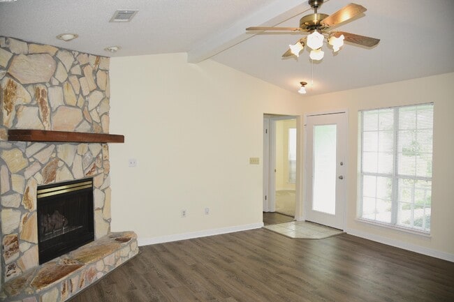 Building Photo - 155 Meadowbrook Ct