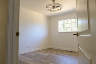 Building Photo - 636 Eastview Way