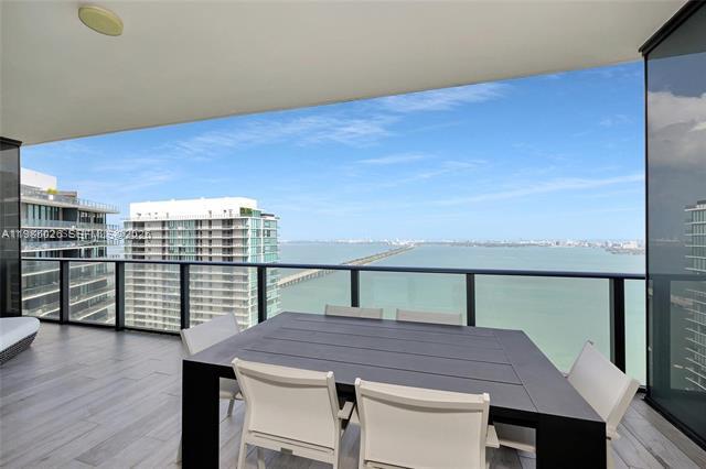 Building Photo - 480 NE 31st St