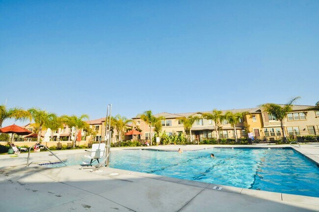 Building Photo - AVAILABLE JULY~ WONDERFUL CARMEL VALLEY 2BD/2.5BA CONDO! Only $3,595/mo!