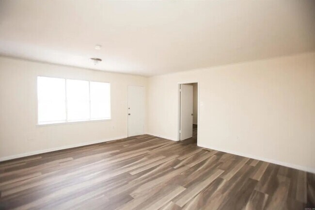 Building Photo - 13324 Alexander Rd