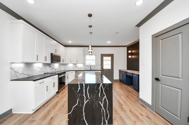 Building Photo - 7925 Ritz St