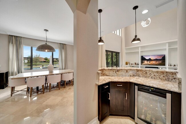 Building Photo - 10302 Sweet Bay Manor